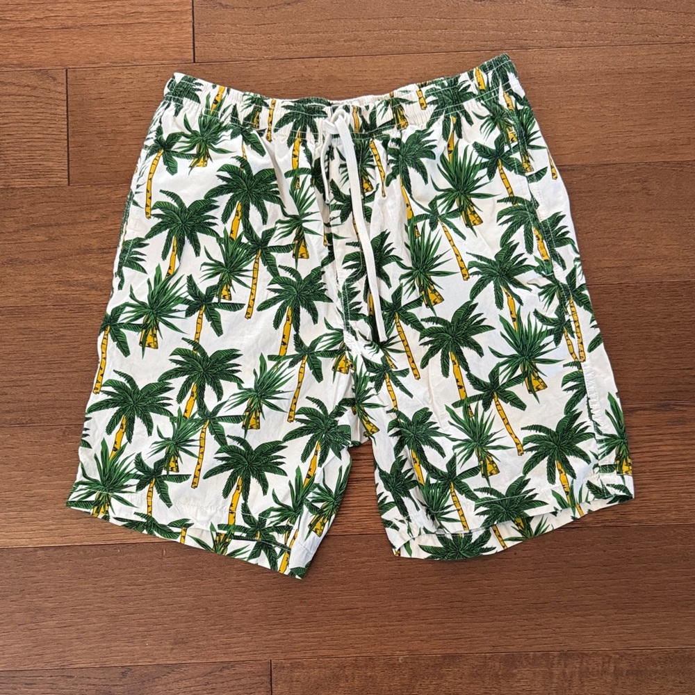 Free Planet White Trunks with Green & Yellow Palm Tree Accents
